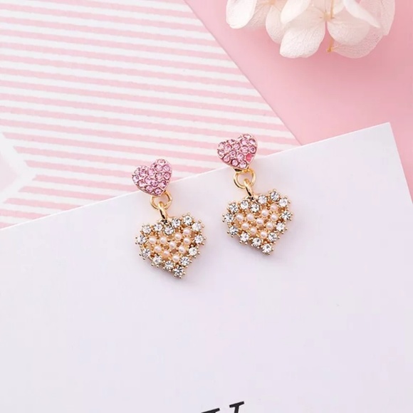 Korean Ulzzang Fake Pearl Heart Earrings - Picture 2 of 4